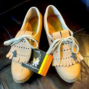 Vintage Hush Puppies Tan Leather Fringe Ladies /Women’s Golf Shoes